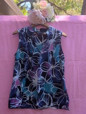 Jones New York Sleeveless Floral V-Neck Blouse‎ - Navy Multi